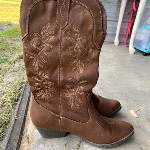 Rampage womens boots size 9 1/2